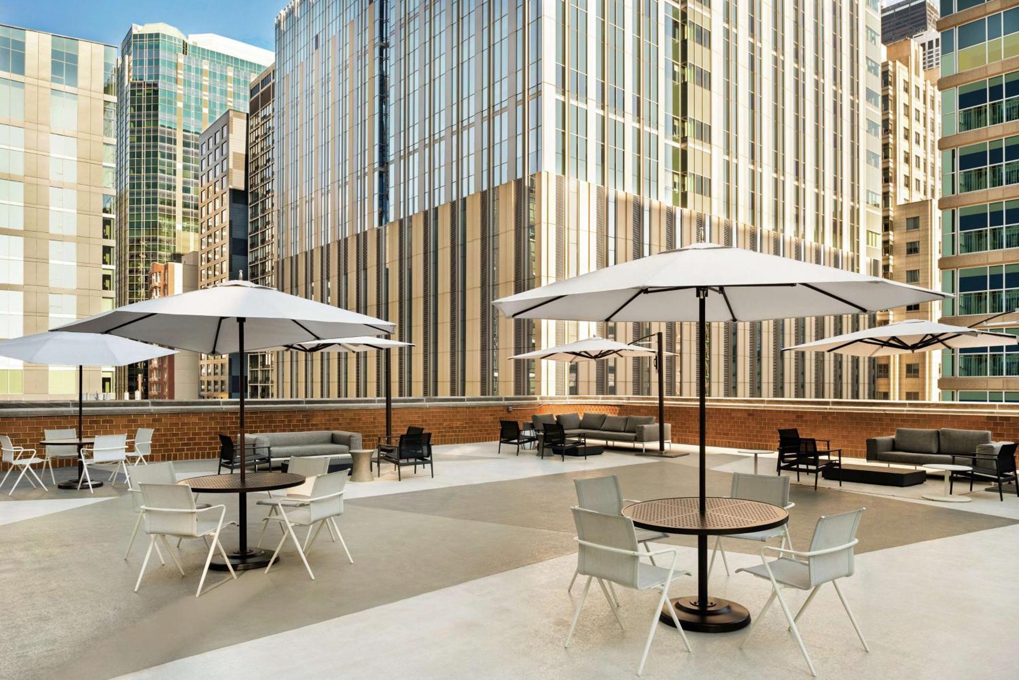 Hotel Hilton Grand Vacations Club Chicago Magnificent Mile Exterior foto